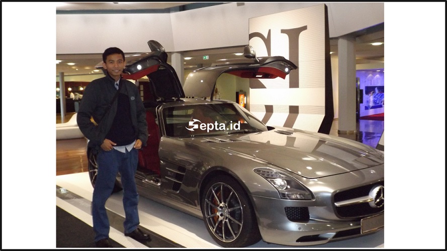 Pabrik Mercedes Benz